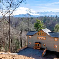 Luxe Mountain Pool Escape by Ghosal Luxury Lodging