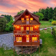 The Enchanted Cabin by Ghosal Luxury Lodging