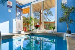 Smokies Couple Getaway by Ghosal Luxury Lodging