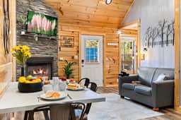 Family Oasis By Ghosal Luxury Lodging