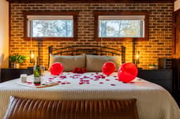 Romantic Cabin with Pool by Ghosal Luxury Lodging