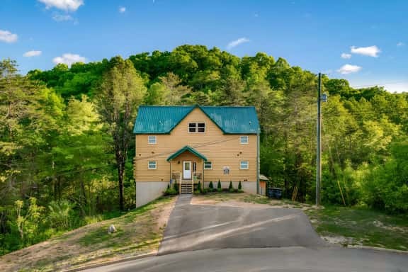 Countryside Comfort By Ghosal Luxury Lodging - Image 1