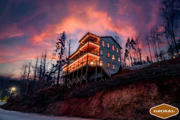 Hidden Gem Masterpiece By Ghosal Luxury Lodging - Image 1
