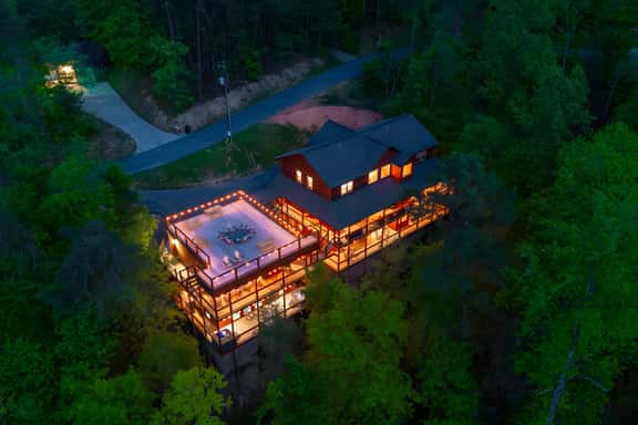 Elegant Elite Estate By Ghosal Luxury Lodging - Image 1