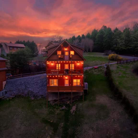 Couple’s Refuge by Ghosal Luxury Lodging - Image 1