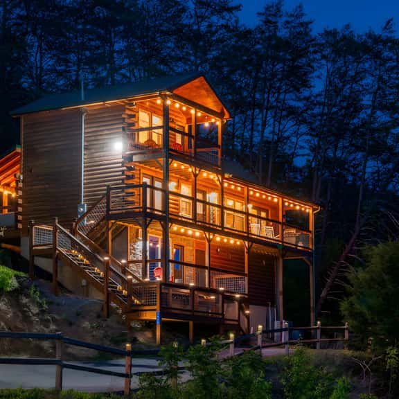 Smokies Couple Getaway by Ghosal Luxury Lodging - Image 1