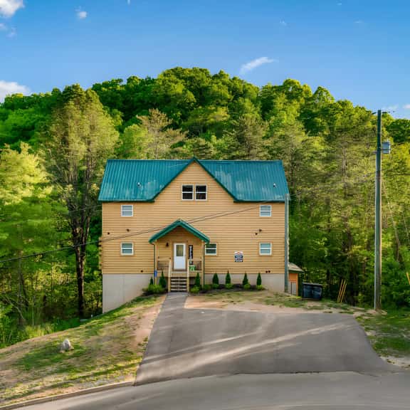 Countryside Comfort By Ghosal Luxury Lodging - Image 1