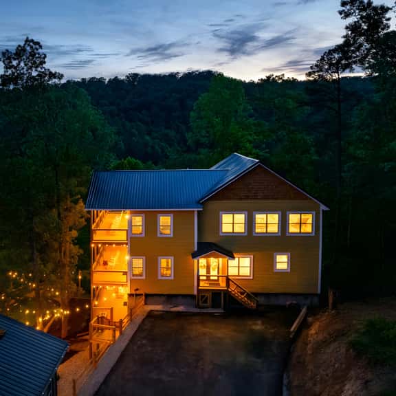 Summit Luxe Resort by Ghosal Luxury Lodging - Image 1