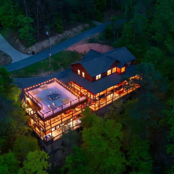 Elegant Elite Estate By Ghosal Luxury Lodging - Image 1