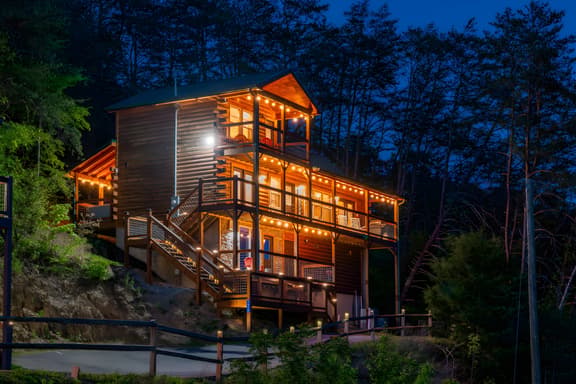 Smokies Couple Getaway by Ghosal Luxury Lodging