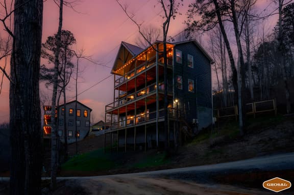 Tranquil Mountain Getaway By Ghosal Luxury Lodging