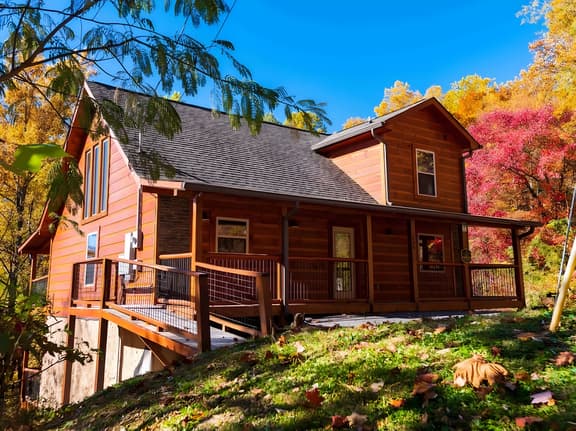 Whispering Pines Retreat By Ghosal Luxury Lodging