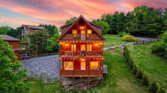 The Enchanted Cabin by Ghosal Luxury Lodging
